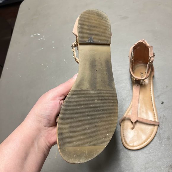 JustFab Size 9 Flat Gladiator Sandals - Picture 3 of 4